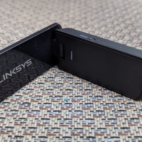 👣Linksys MAX-STREAM AC1200 MU-MIMO Wireless USB Adapter (WUSB6400M) - Picture 3 of 6